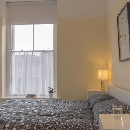 Apartment Bright & Modern 2bed In City Centre Apt 2 *